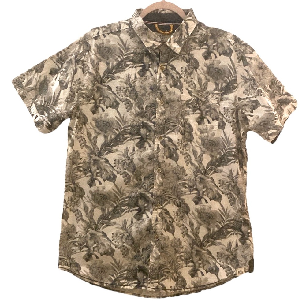 Short sleeve button down collared printed shirt